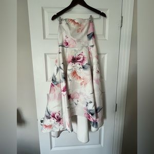 Beautiful LIPSY floral dress size 6